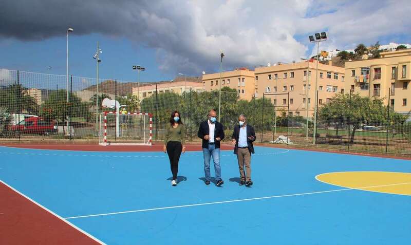 Entre otras actuaciones, se ha renovado la superficie y el vallado perimetral de malla / TA